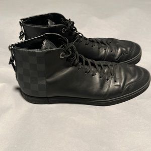 Louis Vuitton Mens Monogram Sneakers Size 10